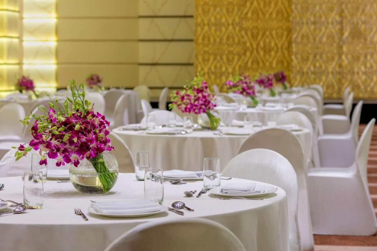 מלון Radisson Blu Atria Bengaluru מראה חיצוני תמונה The ballroom